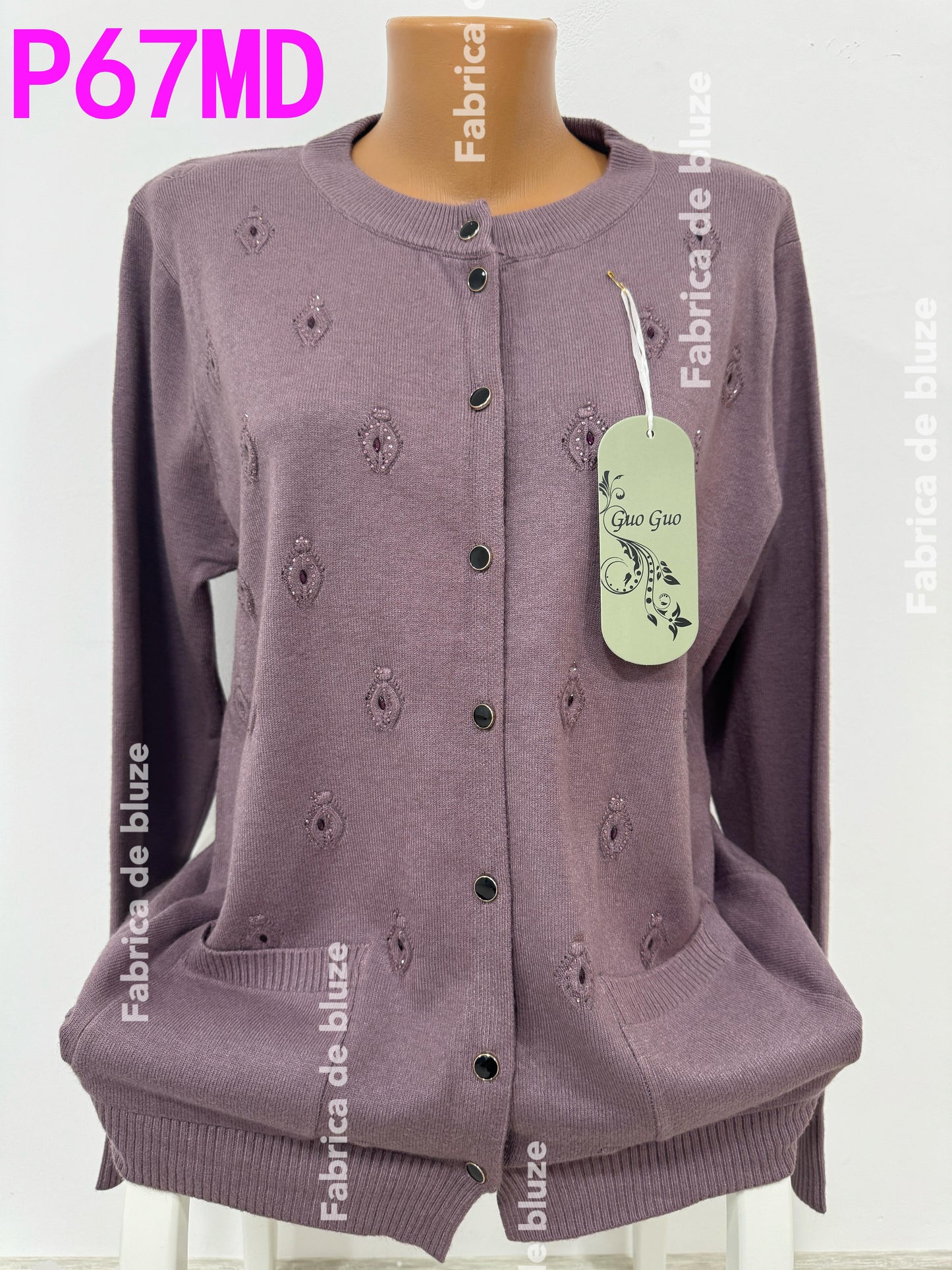 Pulover cu Nasturi P67