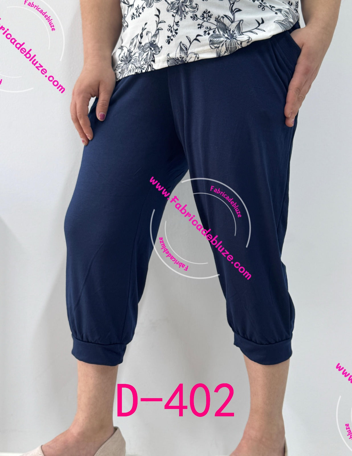 Памучен тричетвърт панталон D402