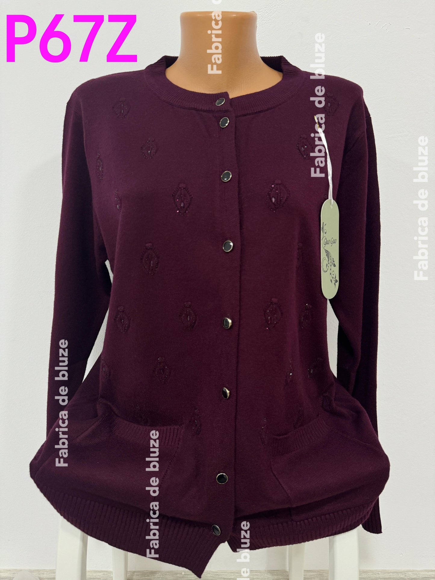 Pulover cu Nasturi P67