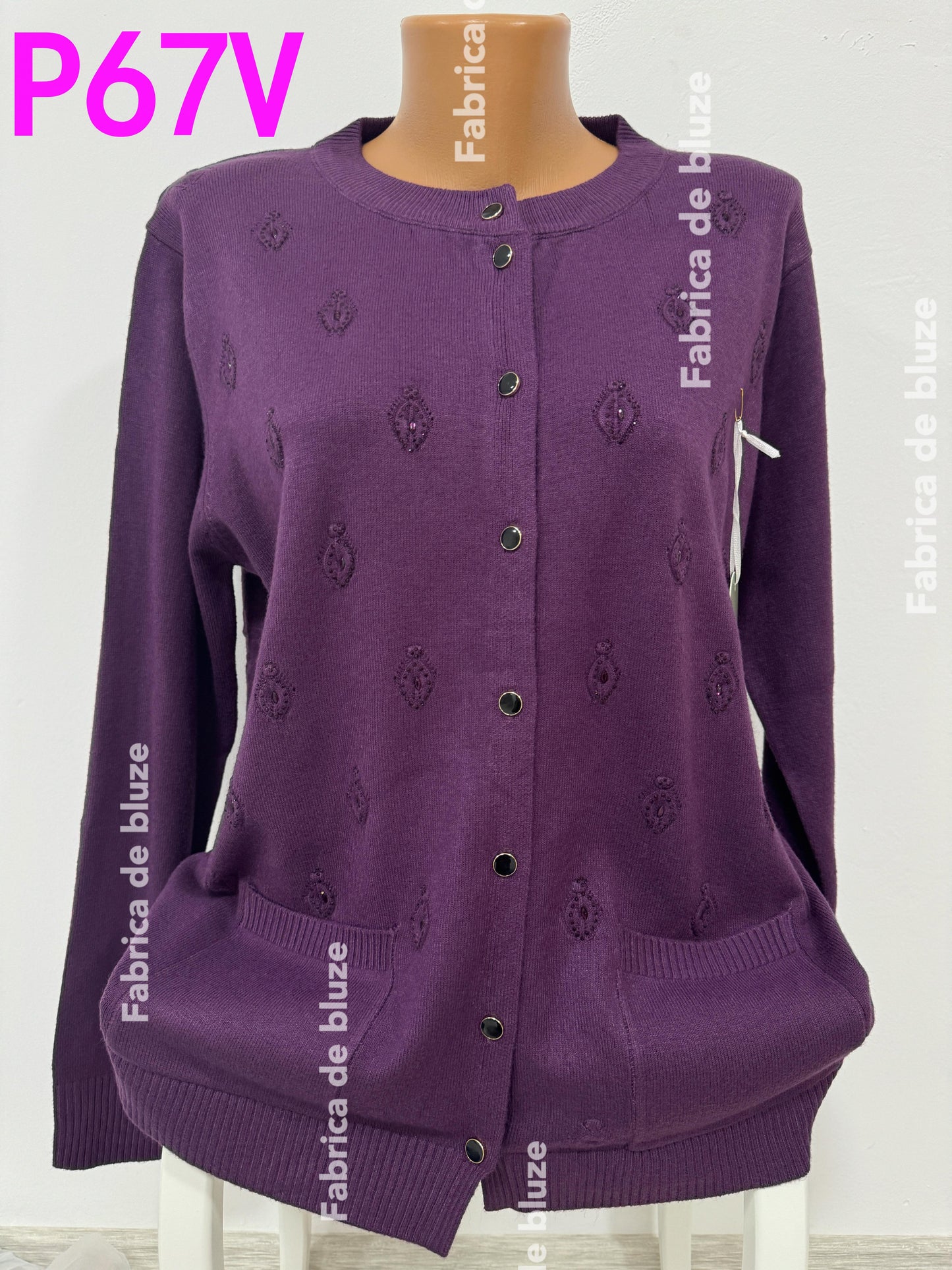 Pulover cu Nasturi P67
